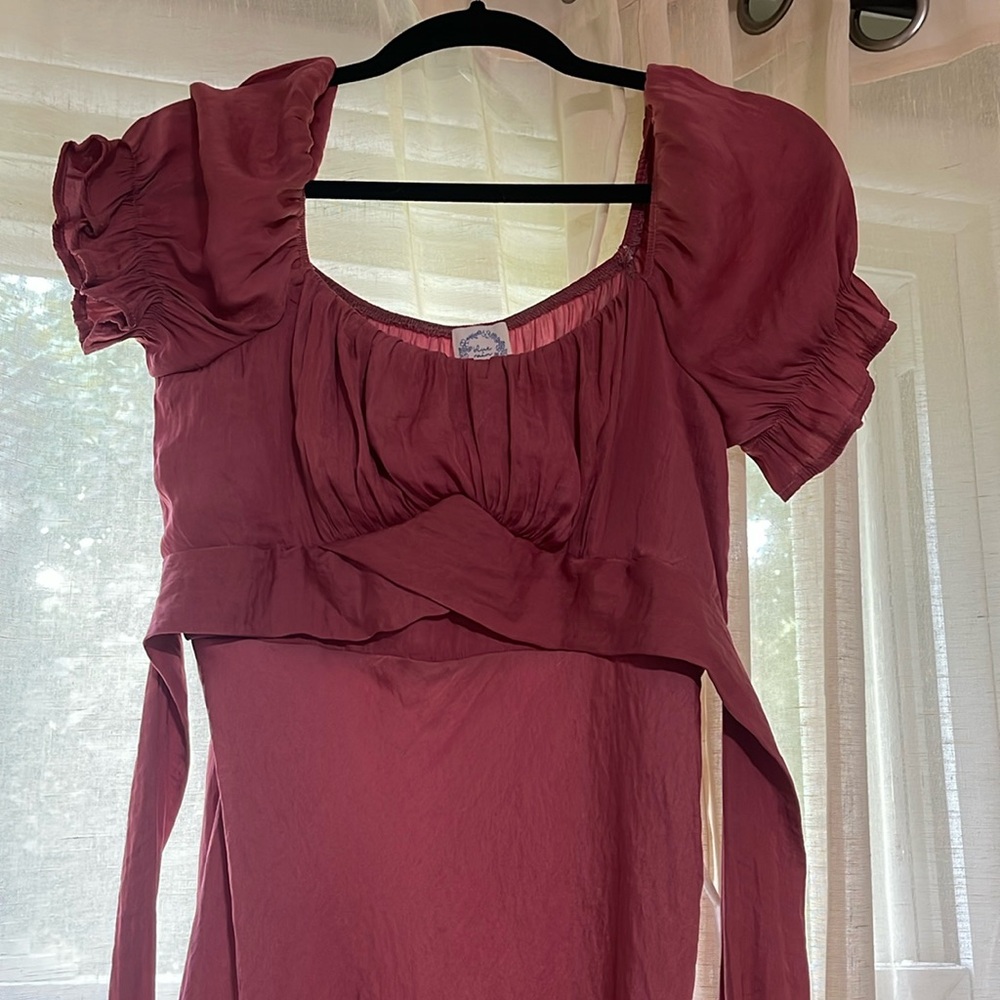 Romantic dusty pink midi dress